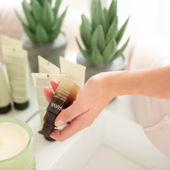 AHAVA Concentraat Serum met Mineralen uit de Dode Zee - Hydrateert & Verjongt | Boost van Binnenuit | Jeugdige Uitstraling | Serum met Vitamine C & Hyaluronzuur | Gezichtsverzorging voor Mannen & Vrouwen | Hyaluronic Acid - 30ml - afbeelding 4