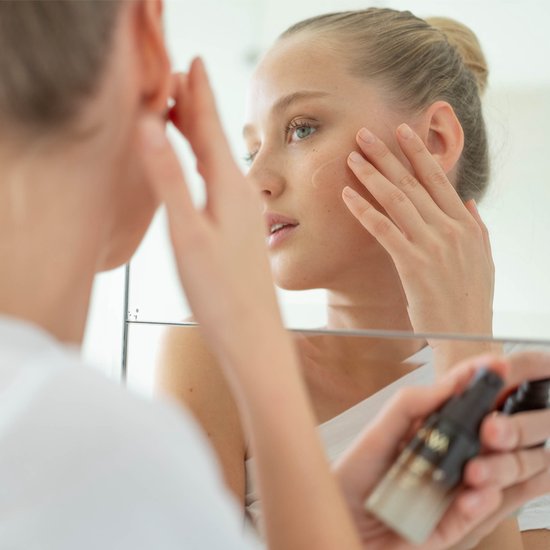 AHAVA Concentraat Serum met Mineralen uit de Dode Zee - Hydrateert & Verjongt | Boost van Binnenuit | Jeugdige Uitstraling | Serum met Vitamine C & Hyaluronzuur | Gezichtsverzorging voor Mannen & Vrouwen | Hyaluronic Acid - 30ml - afbeelding 5